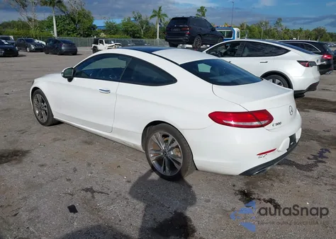 2018 Mercedes-Benz C 300 z USA, uszkodzony, nr VIN WDDWJ4JB9JF731349